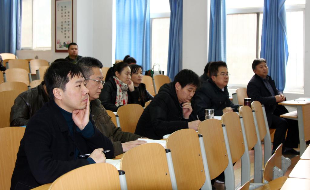 各教学院部负责同志担任评委