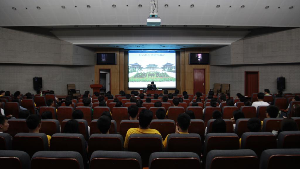 研习营全体师生参观陕西历史博物馆