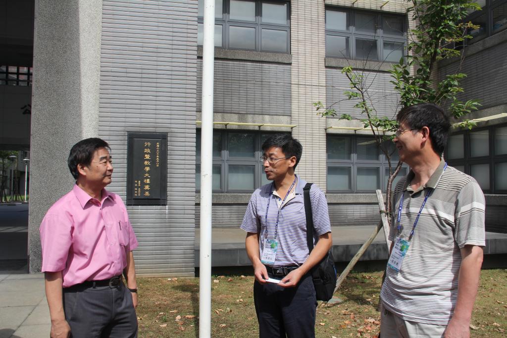 与圣约翰科技大学教务长徐椿樑教授交流