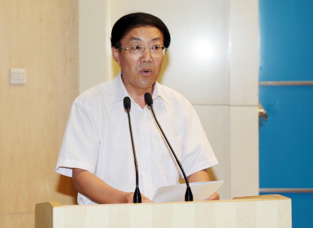 党委副书记王天哲主持闭幕式