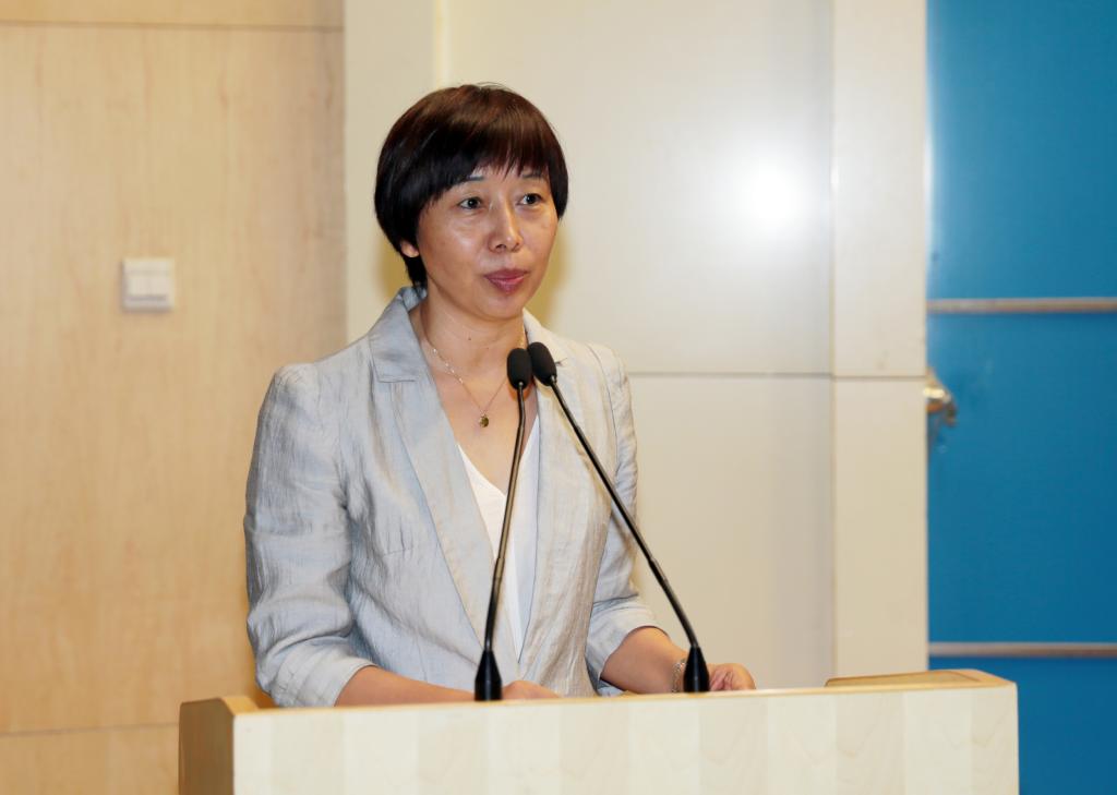 院长张小云主持开幕式