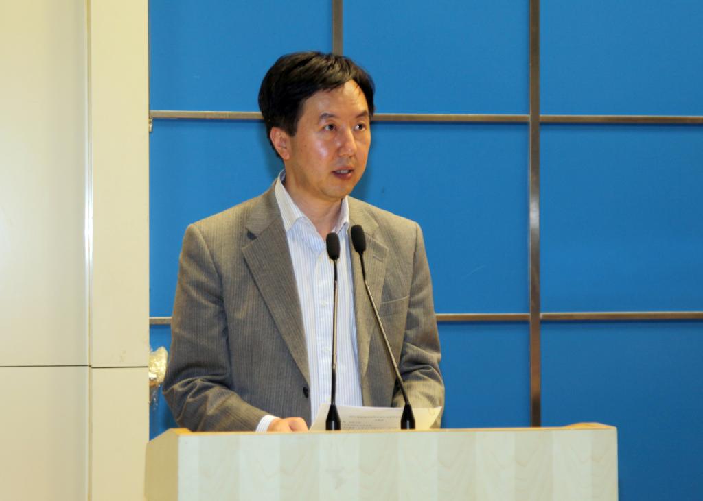 副院长王津主持典礼