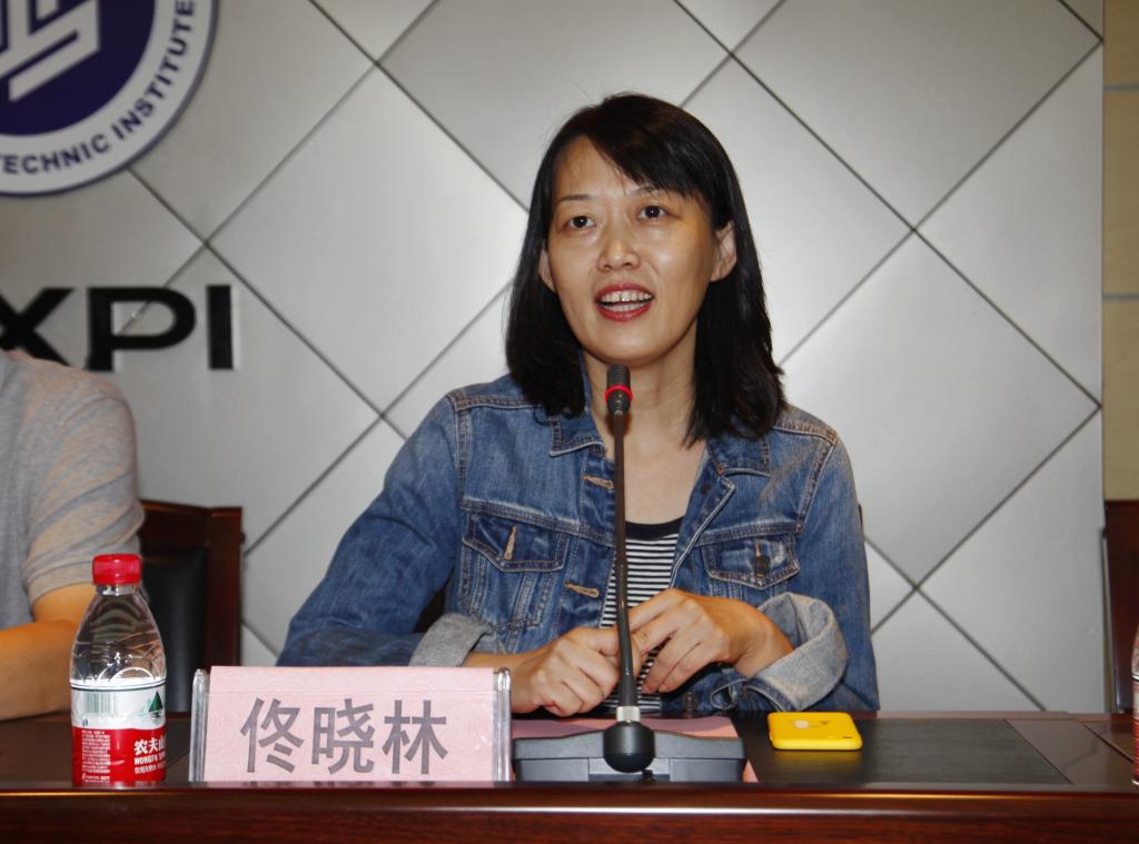 亿滋中国亿滋iTech项目负责人、高级人事经理佟晓琳代表企业讲话