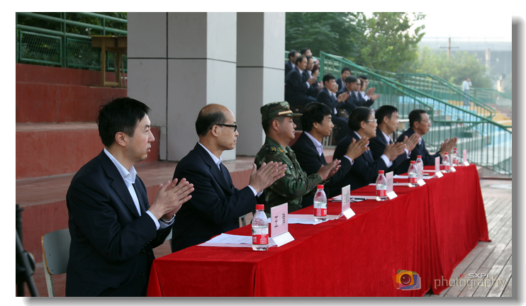 学院领导崔岩、王天哲、赵嘉骏、王晓江、王津和承训部队首长出席会议